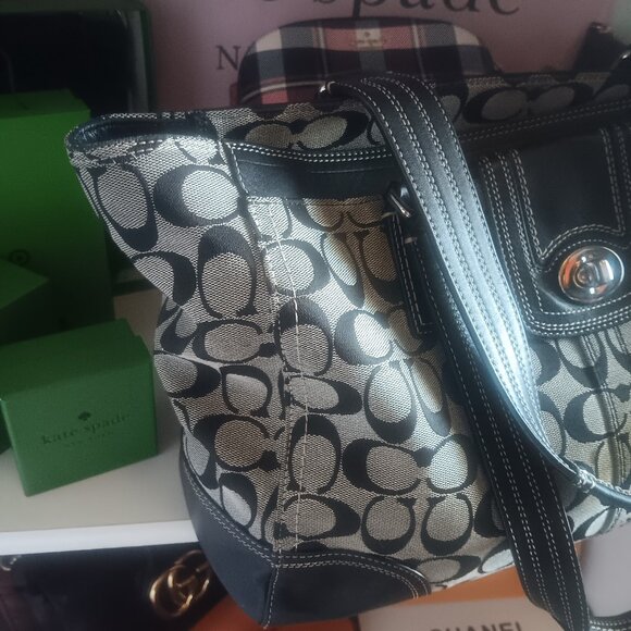 WEEKEND SPECIAL ONLY ! COACH LARGE TOTE WITH MATCHING WALLET - Picture 13 of 16